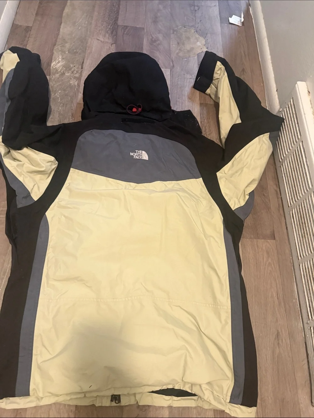 The North Face Men’s Black, Cream & Gray Ski Jacket
